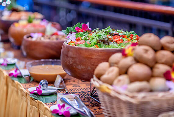 VIP-Waikiki-Luau-Buffet-Show-05 wakiki luau buffet