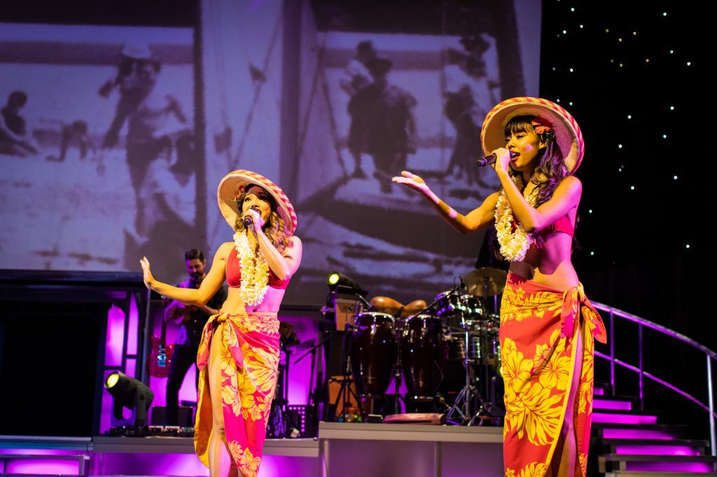 Hawaiian Dancers